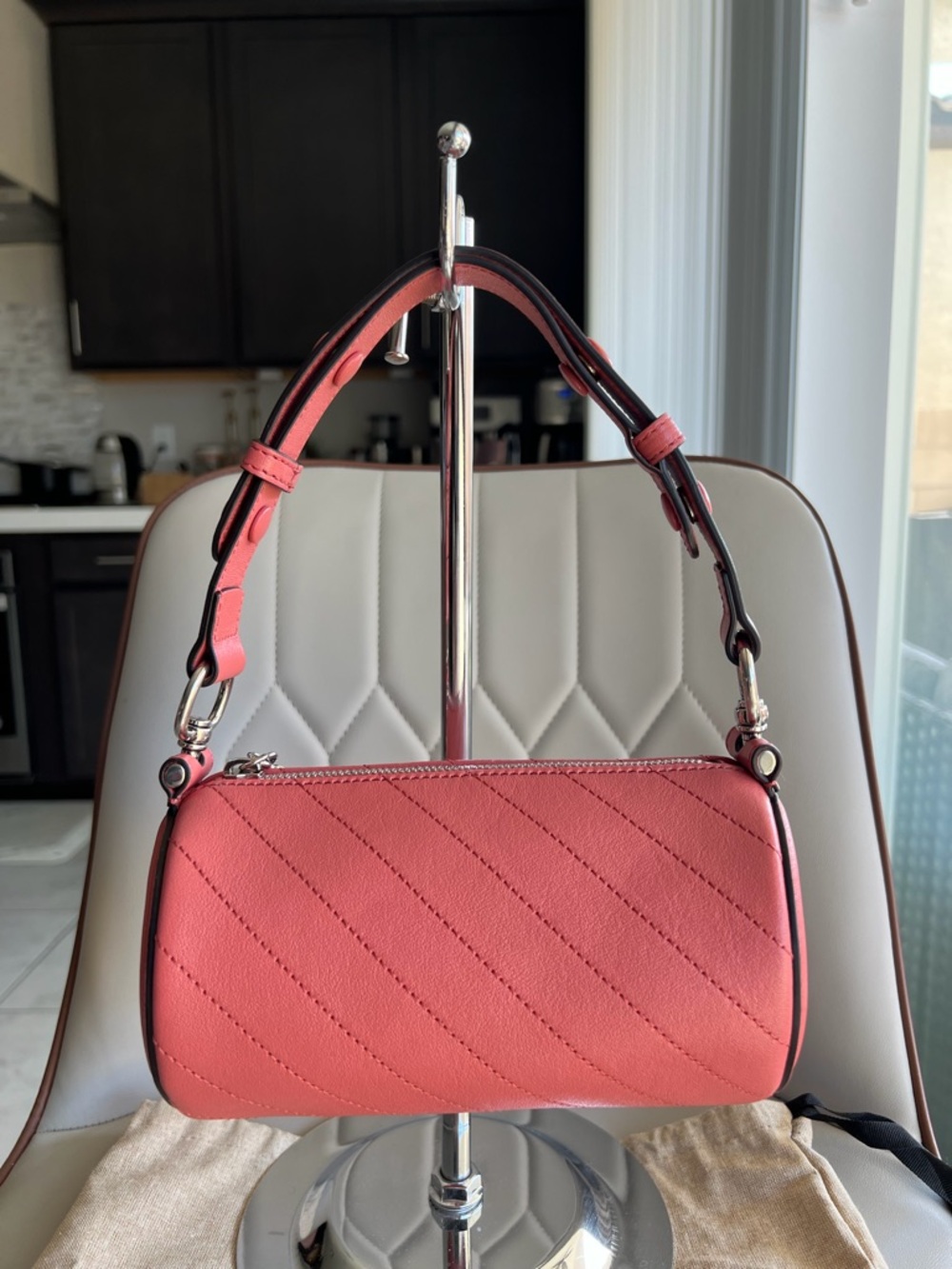 Gucci Blondie Barrel Pink Quilted Leather Shoulder Bag with Silver GG Charm - Picture 3 of 12